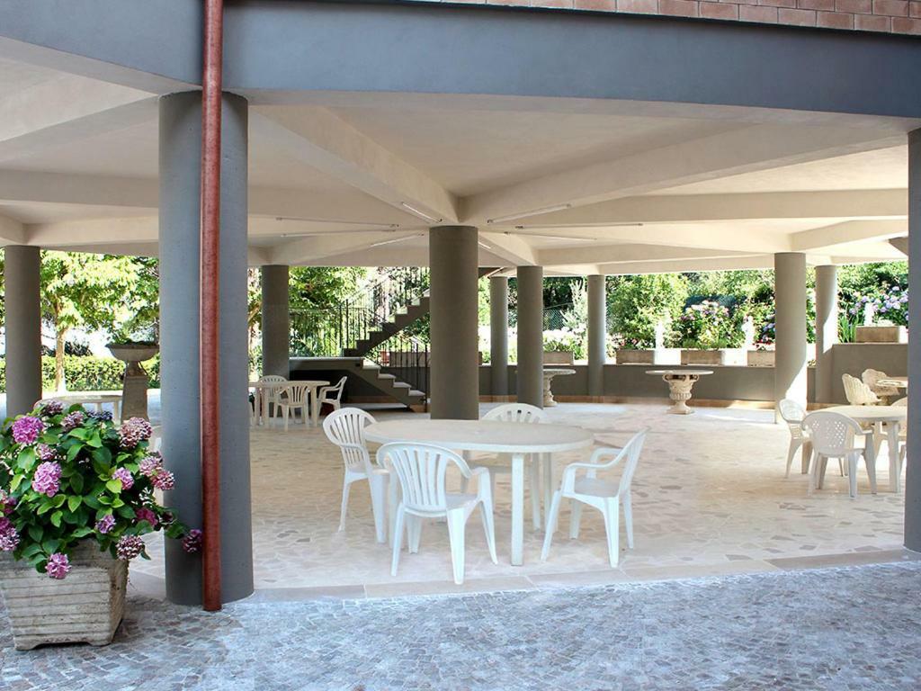 Hotel Oasi Di Pace à Sutri Extérieur photo